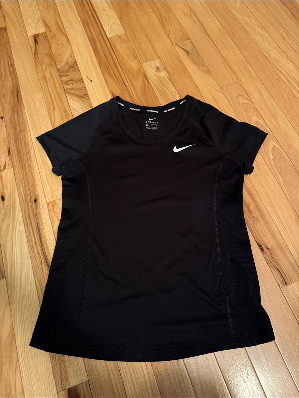 Nike Black Women’s Short Sleeve Performance Tee